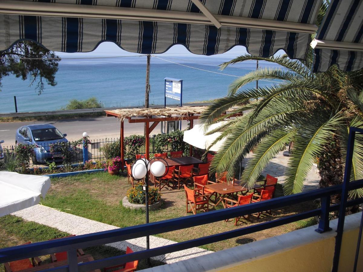 Kangaroo Hotel Moles Kalyves Rum bild